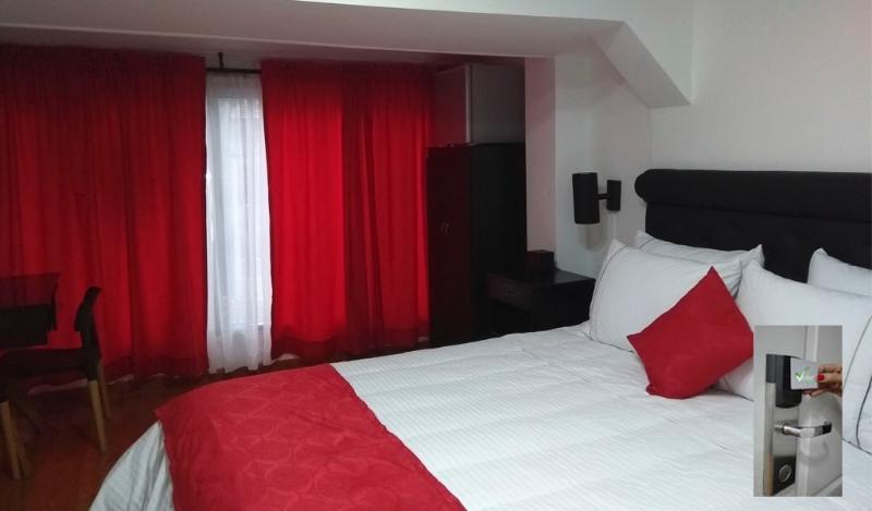 מדיין Hotel Veler Restaurante מראה חיצוני תמונה